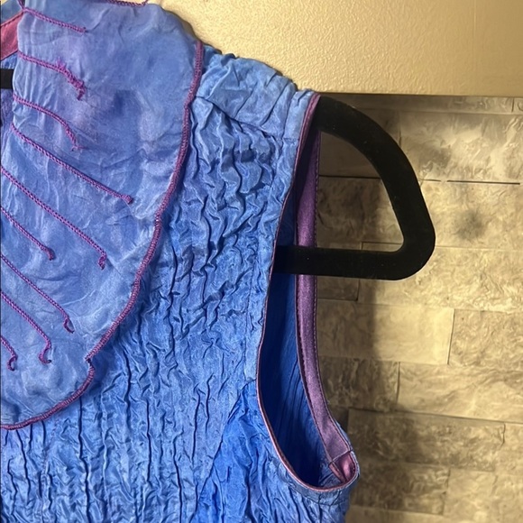 Silk size Small Blue and Purple Sleeveless Blouse with Ruffled Peter Pan Collar - Picture 6 of 7